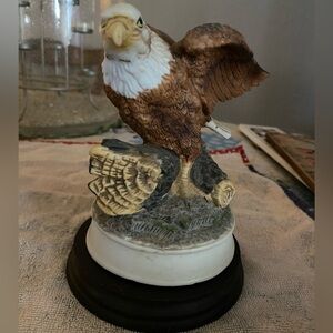 Heritage Brown and White Eagle Accent Figurine